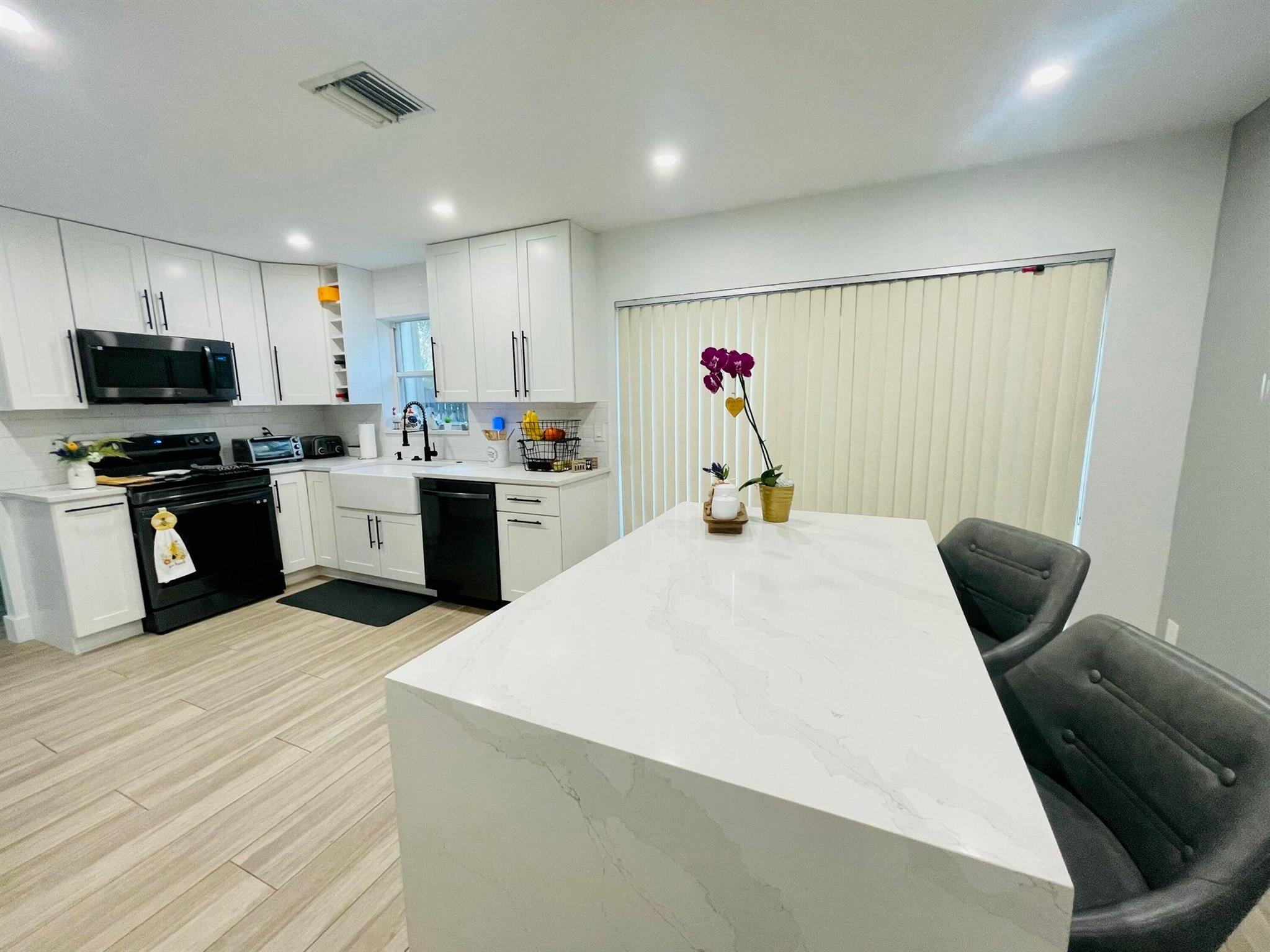 HAMMOCKS AT RIVERGLEN - Residential Lease