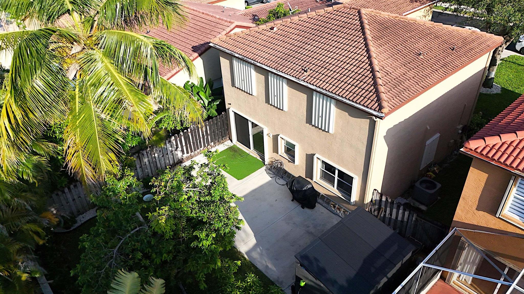 HAMMOCKS AT RIVERGLEN - Residential Lease