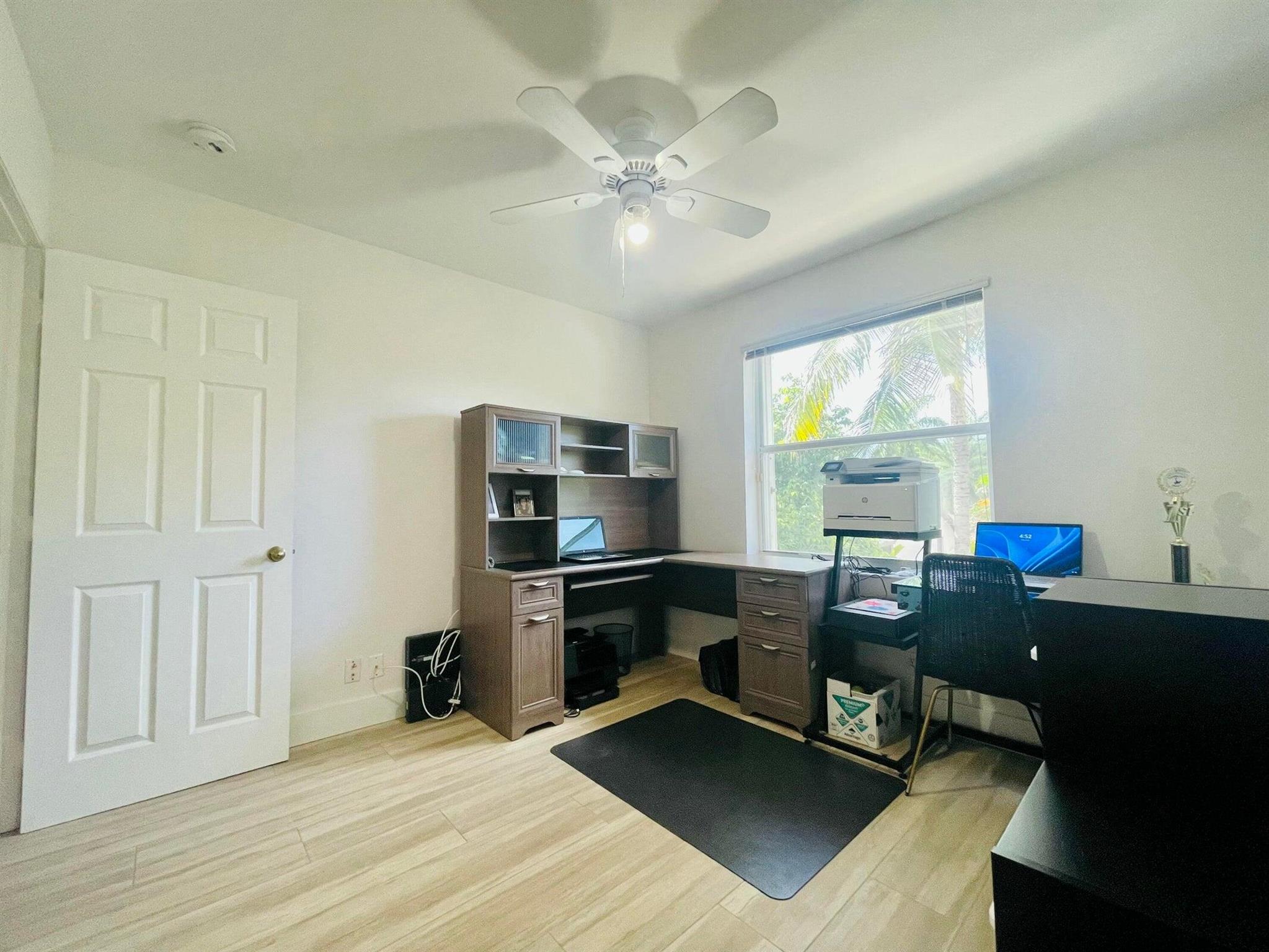 HAMMOCKS AT RIVERGLEN - Residential Lease