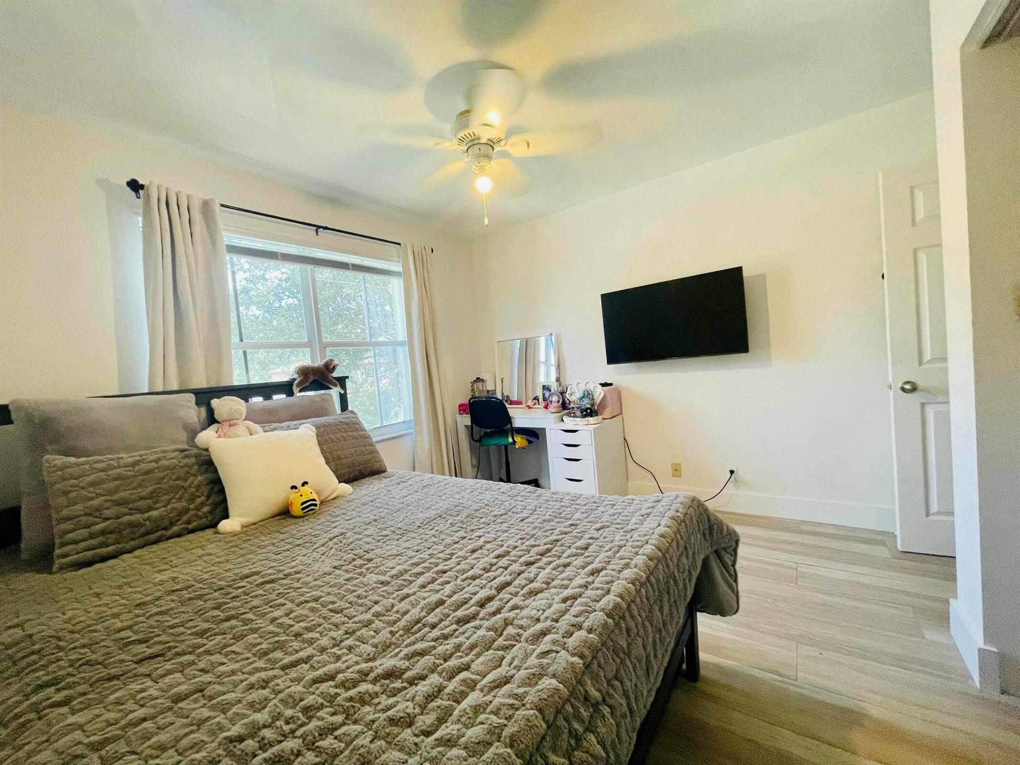 HAMMOCKS AT RIVERGLEN - Residential Lease