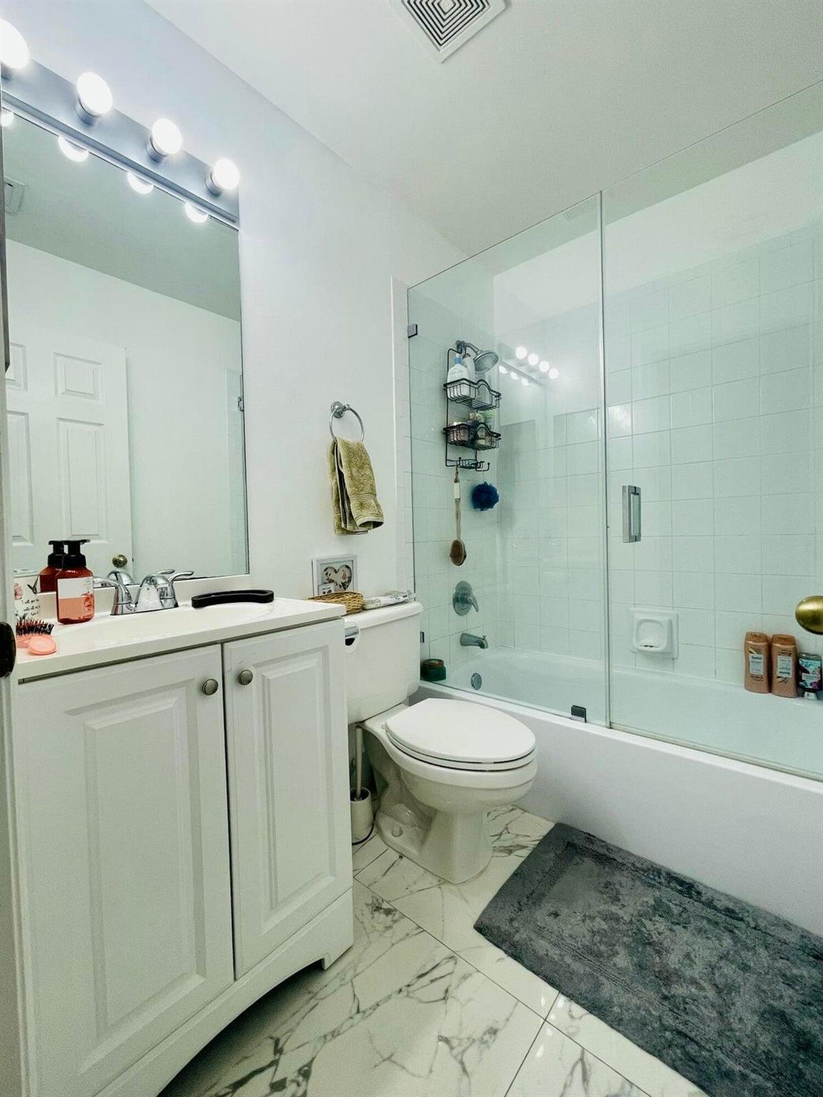 HAMMOCKS AT RIVERGLEN - Residential Lease