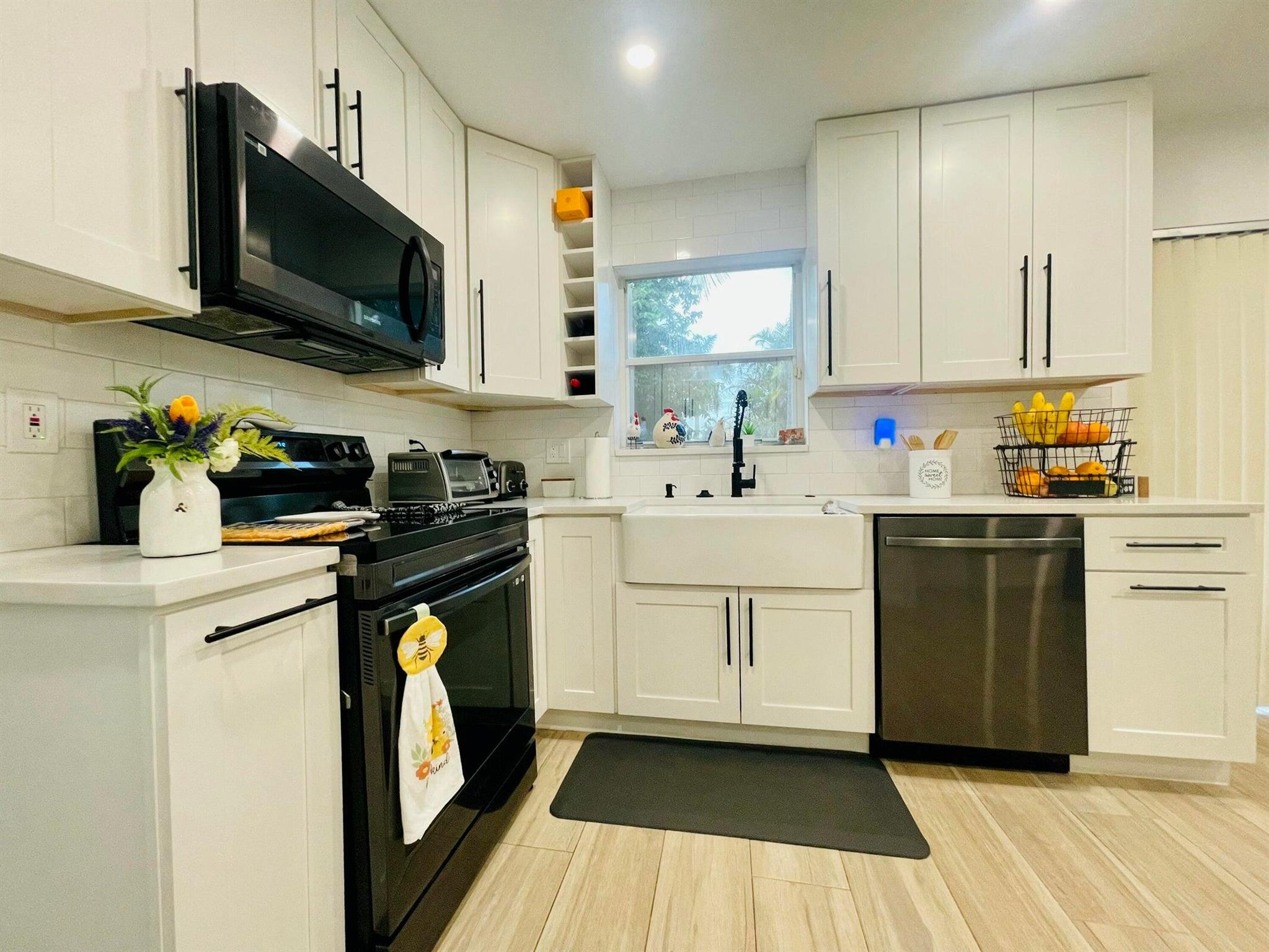 HAMMOCKS AT RIVERGLEN - Residential Lease