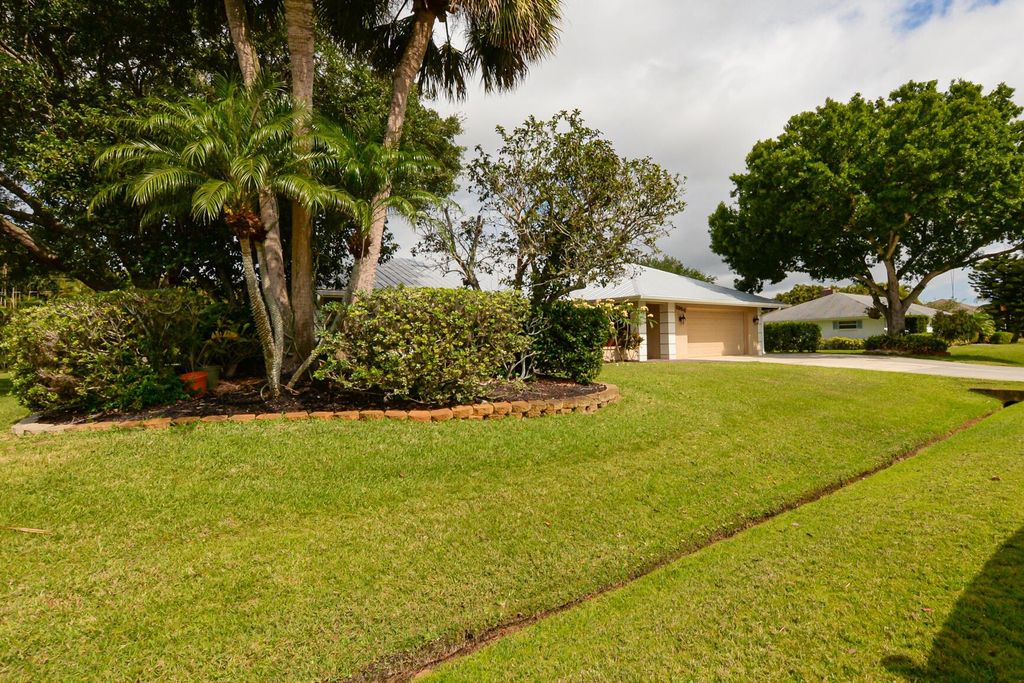Photo of 2958 SE Cates Circle, Port Saint Lucie, FL 34952 (MLS # R10981821)