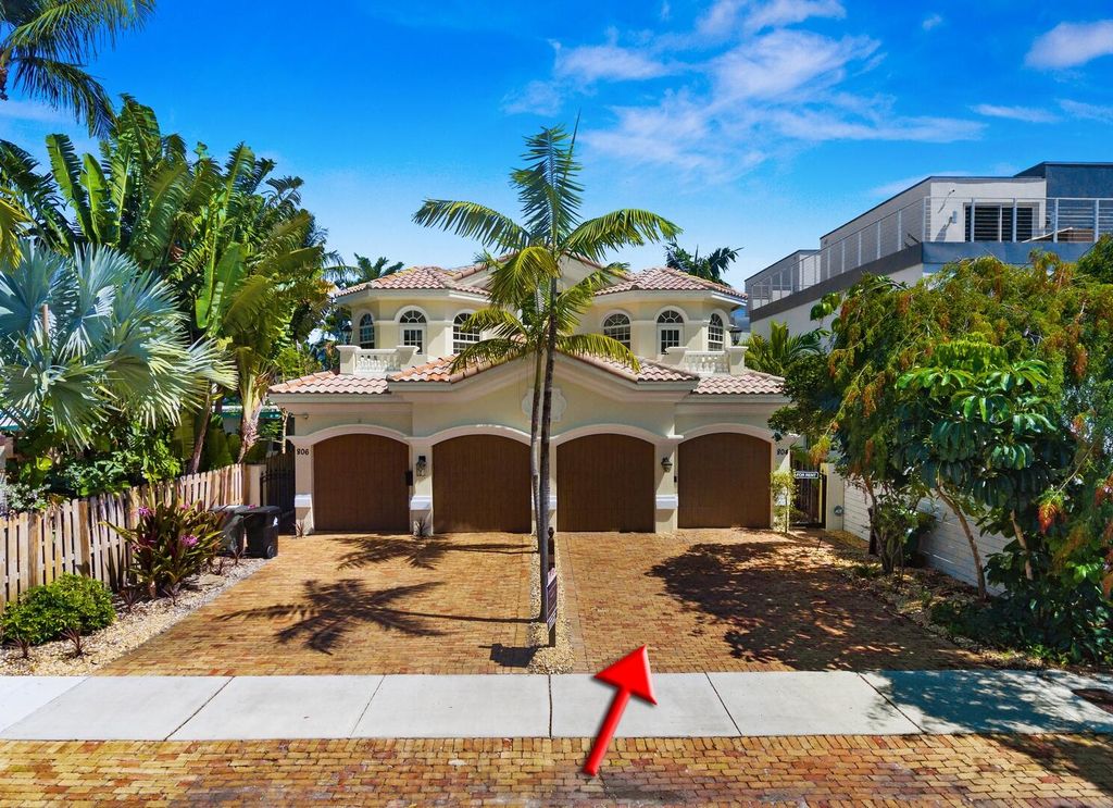 Photo of 804 NE 16th Avenue, Fort Lauderdale, FL 33304 (MLS # B26044122)