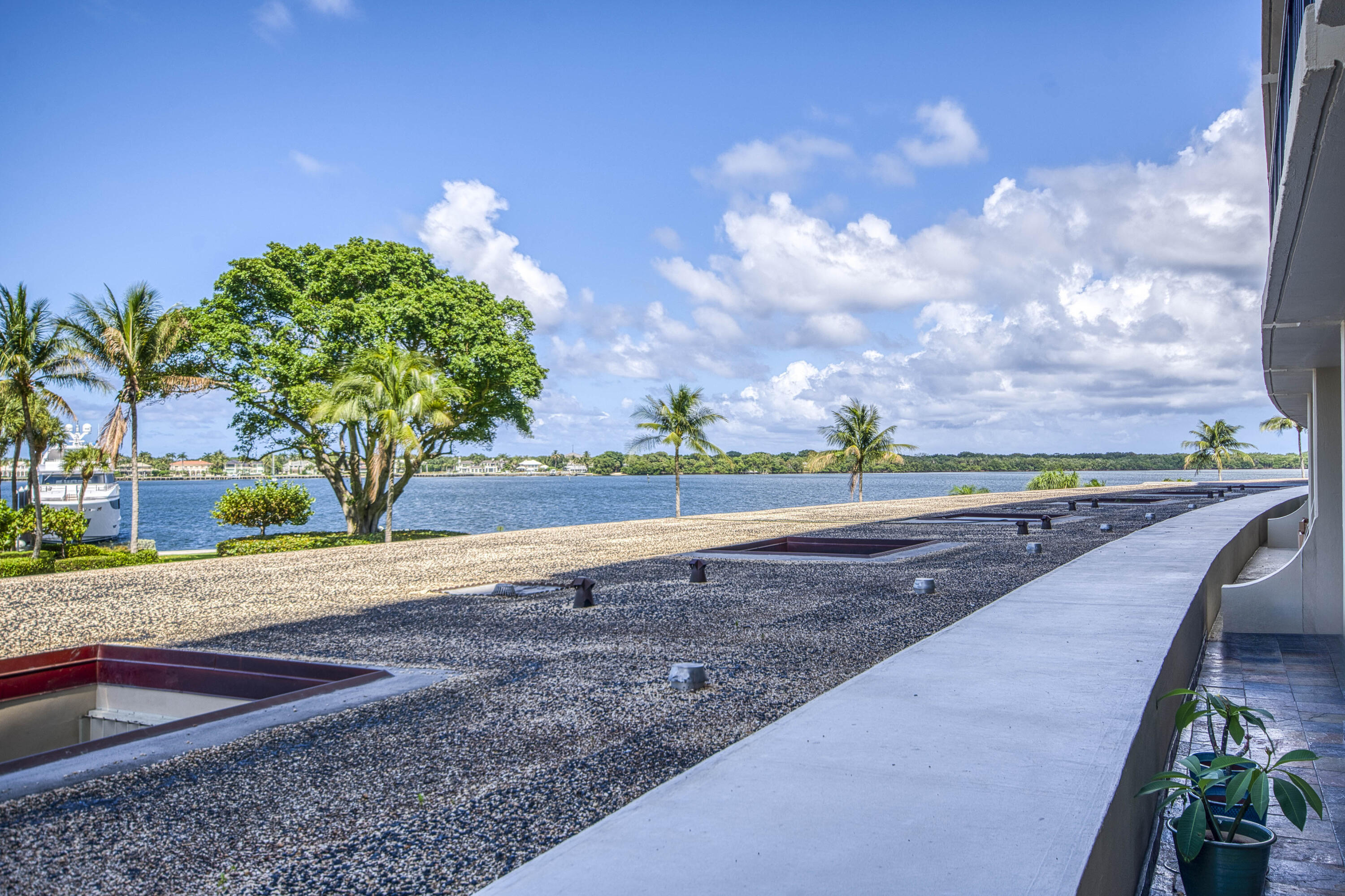 136 Lakeshore Drive 211