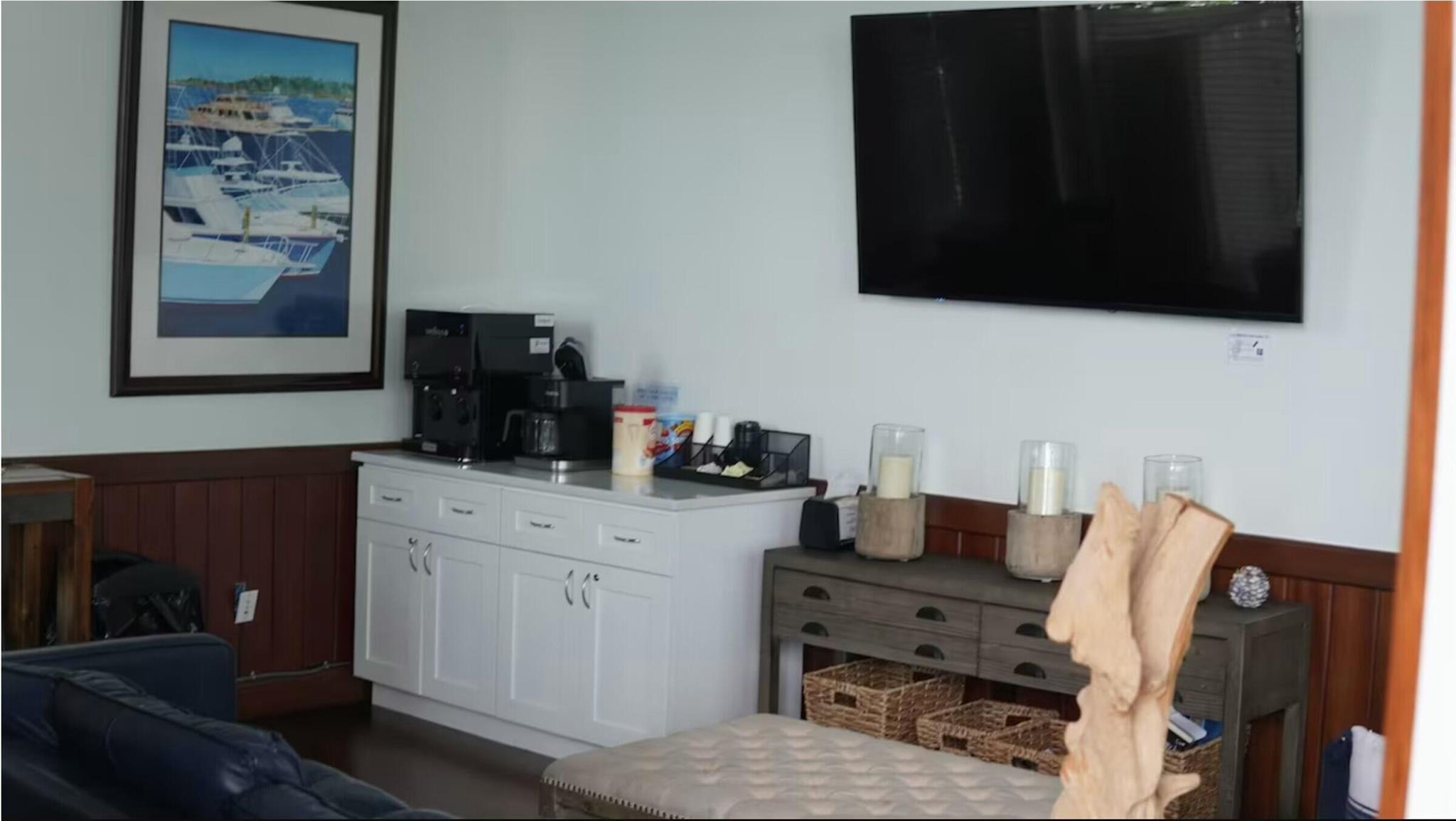 HARBORAGE YACHT CONDO - Residential Lease