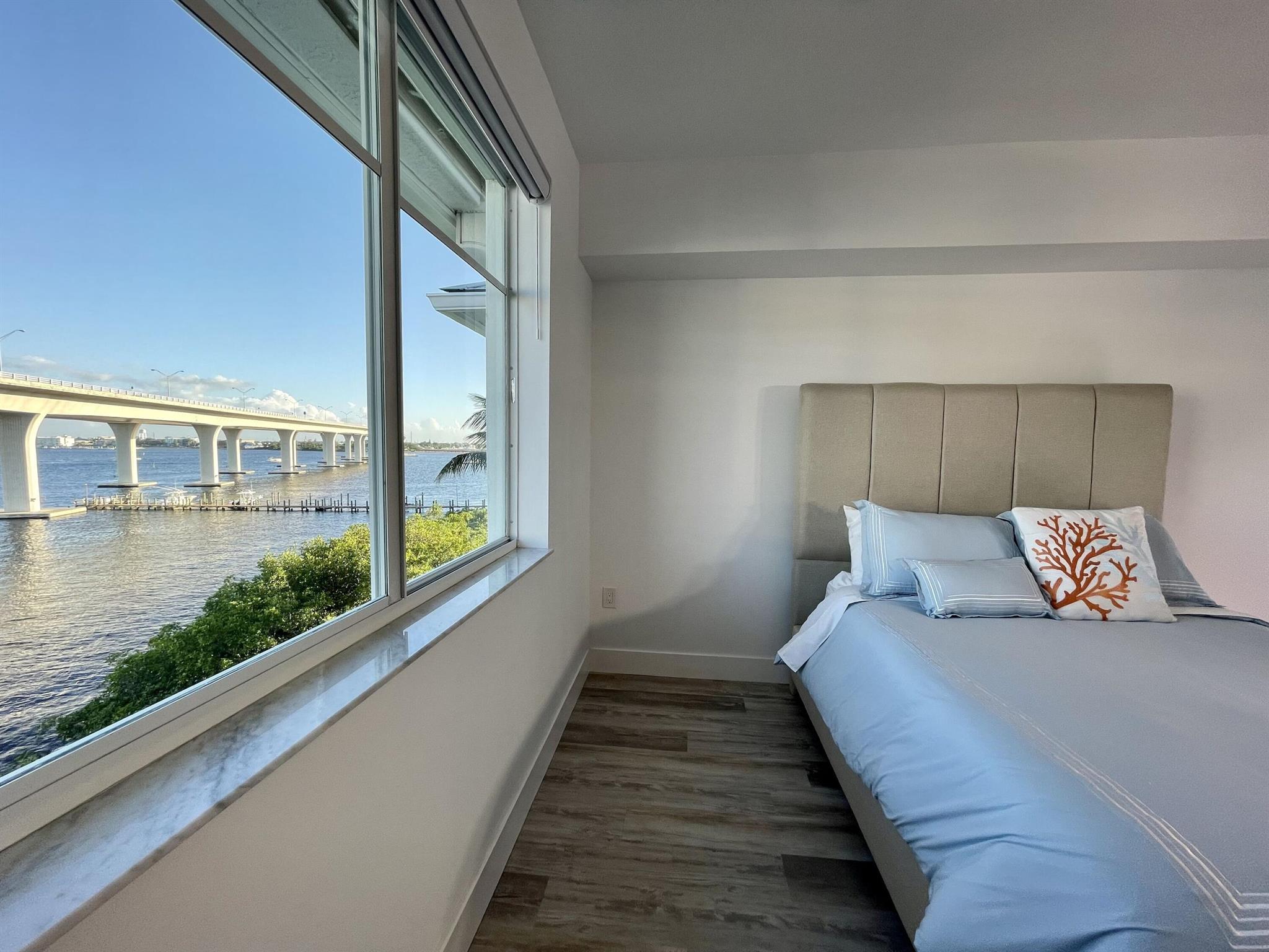 HARBORAGE YACHT CONDO - Residential Lease