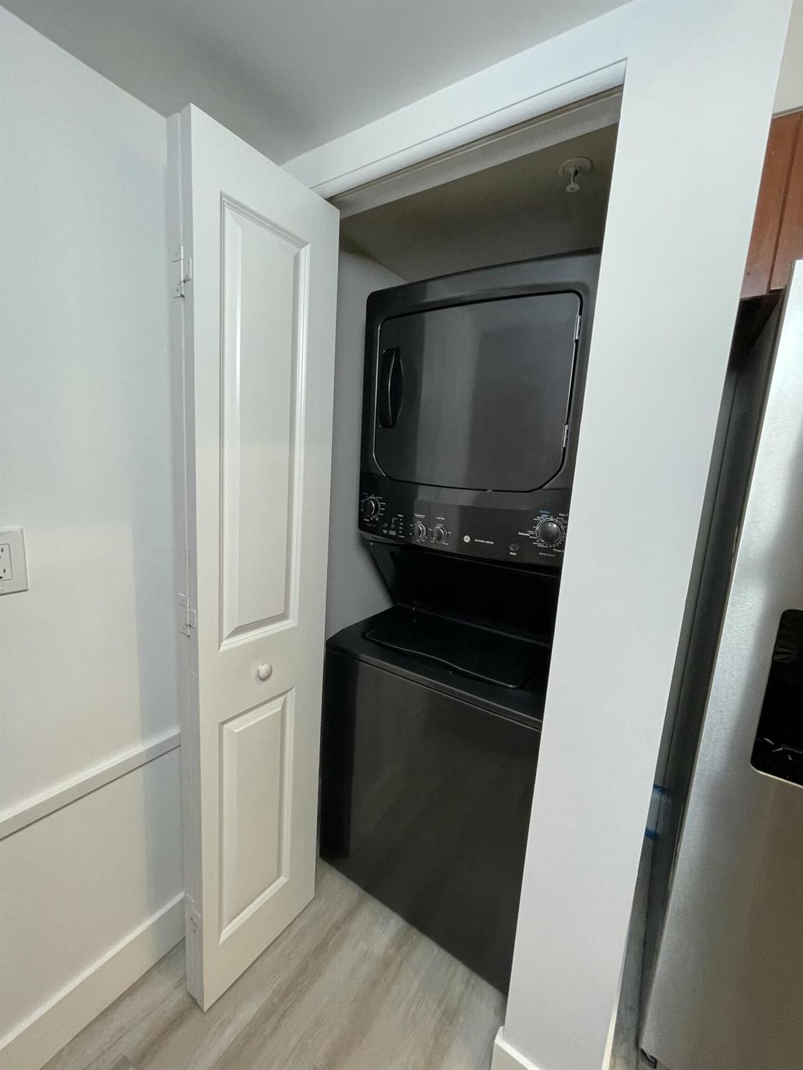 HARBORAGE YACHT CONDO - Residential Lease