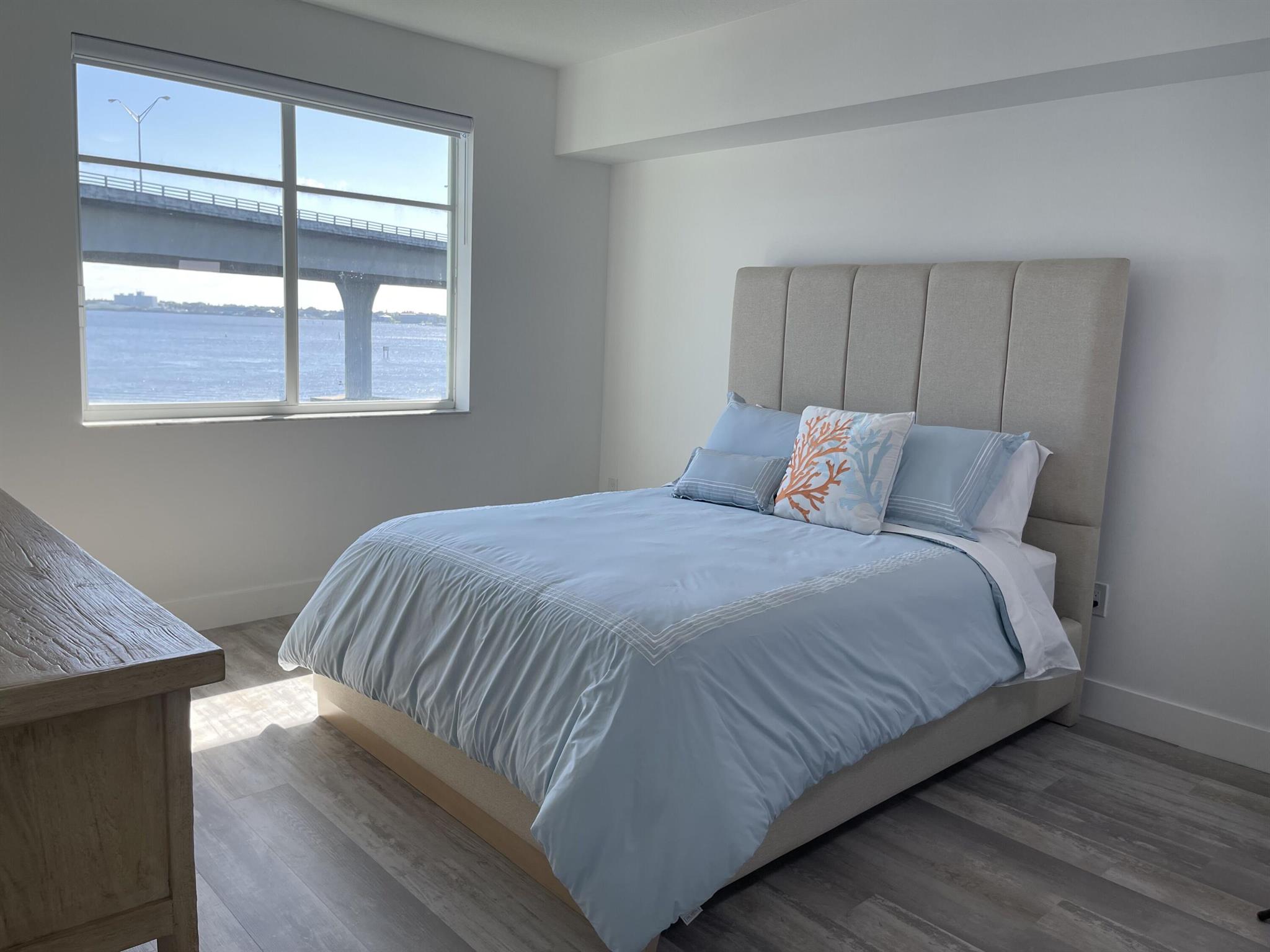 HARBORAGE YACHT CONDO - Residential Lease