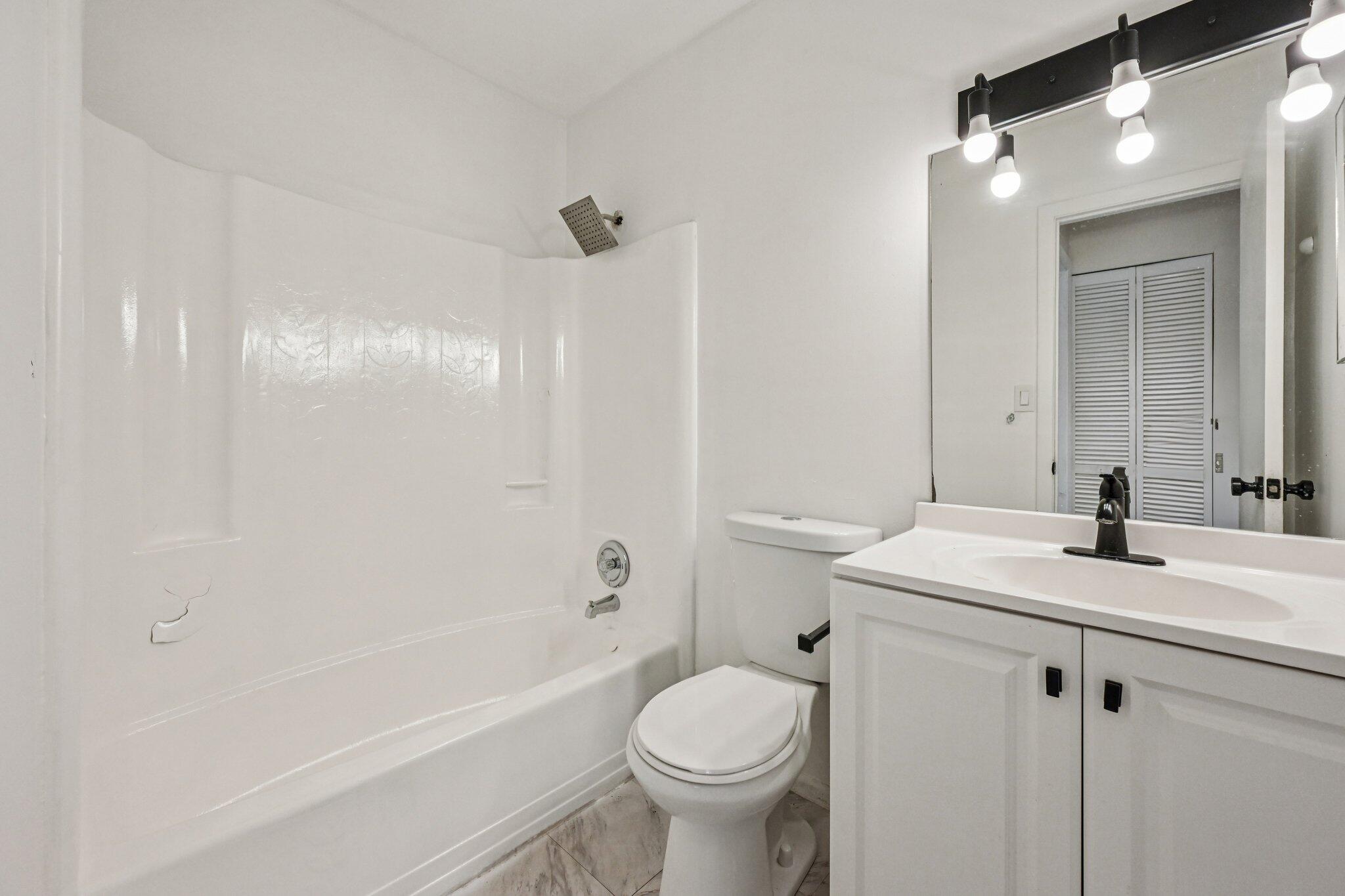 SHAKER WOODS VILLAGE - Residential