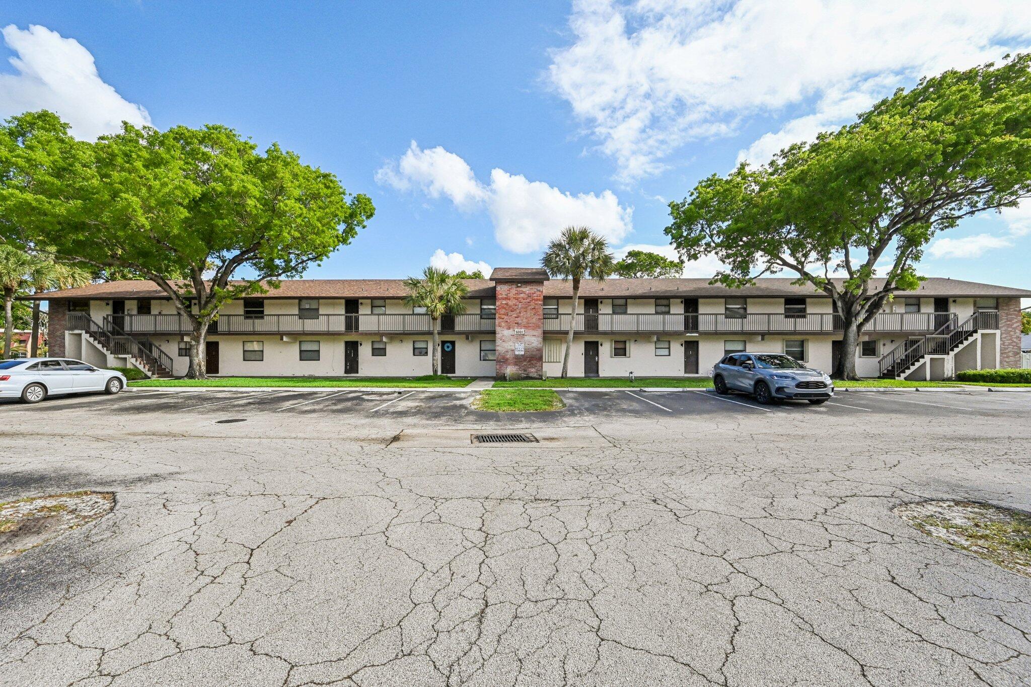 6001 Shakerwood Circle 203