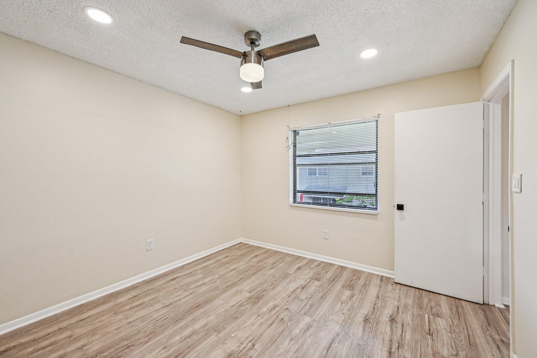 SHAKER WOODS VILLAGE - Residential