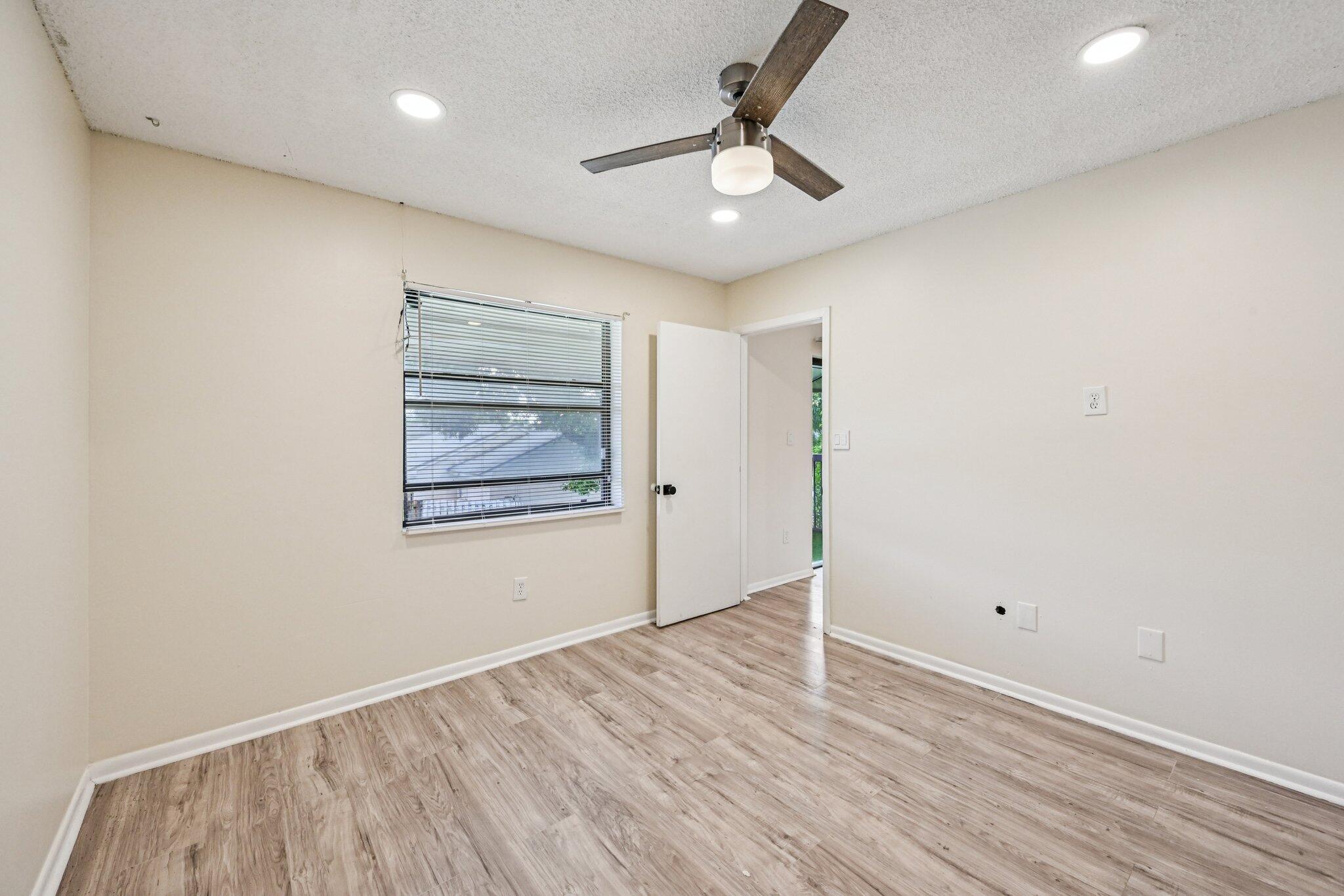 SHAKER WOODS VILLAGE - Residential