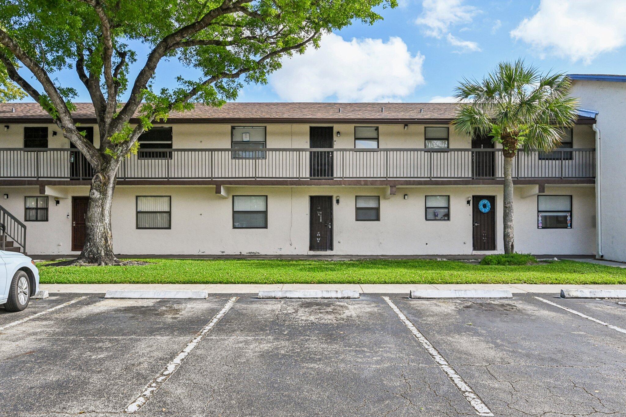 6001 Shakerwood Circle 203