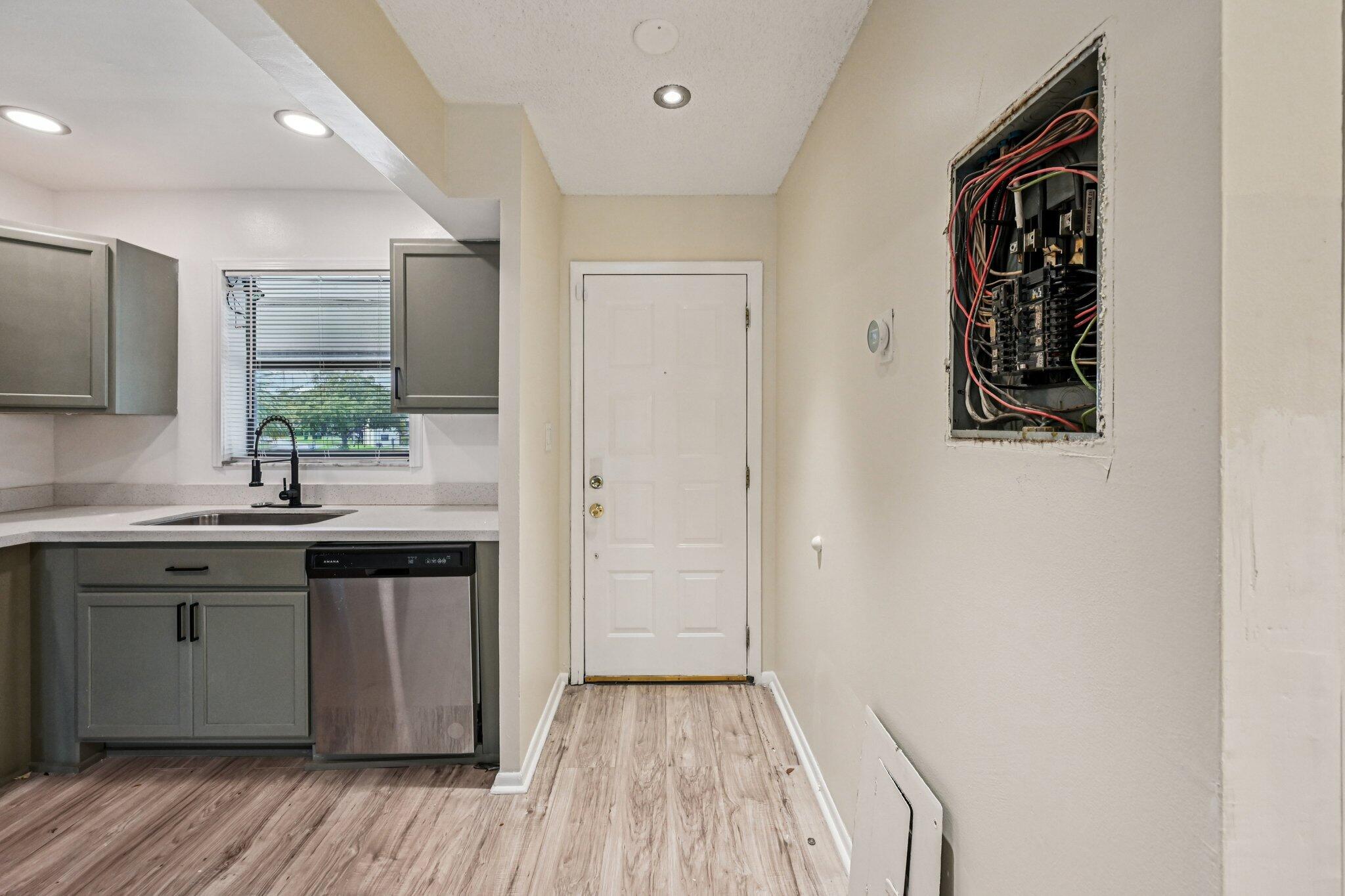 SHAKER WOODS VILLAGE - Residential