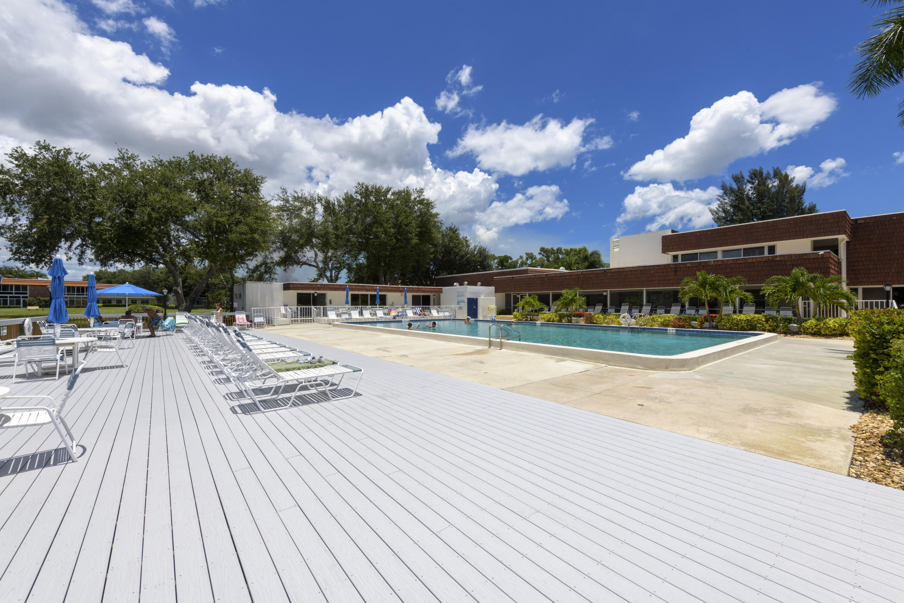 VISTA DEL LAGO CONDO - Residential