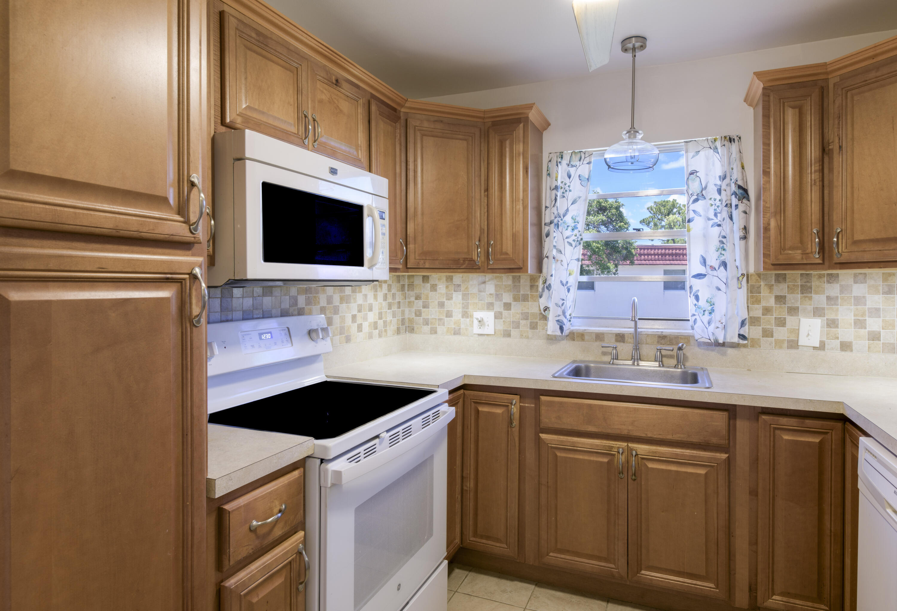 1225 NW 21st Street 1615