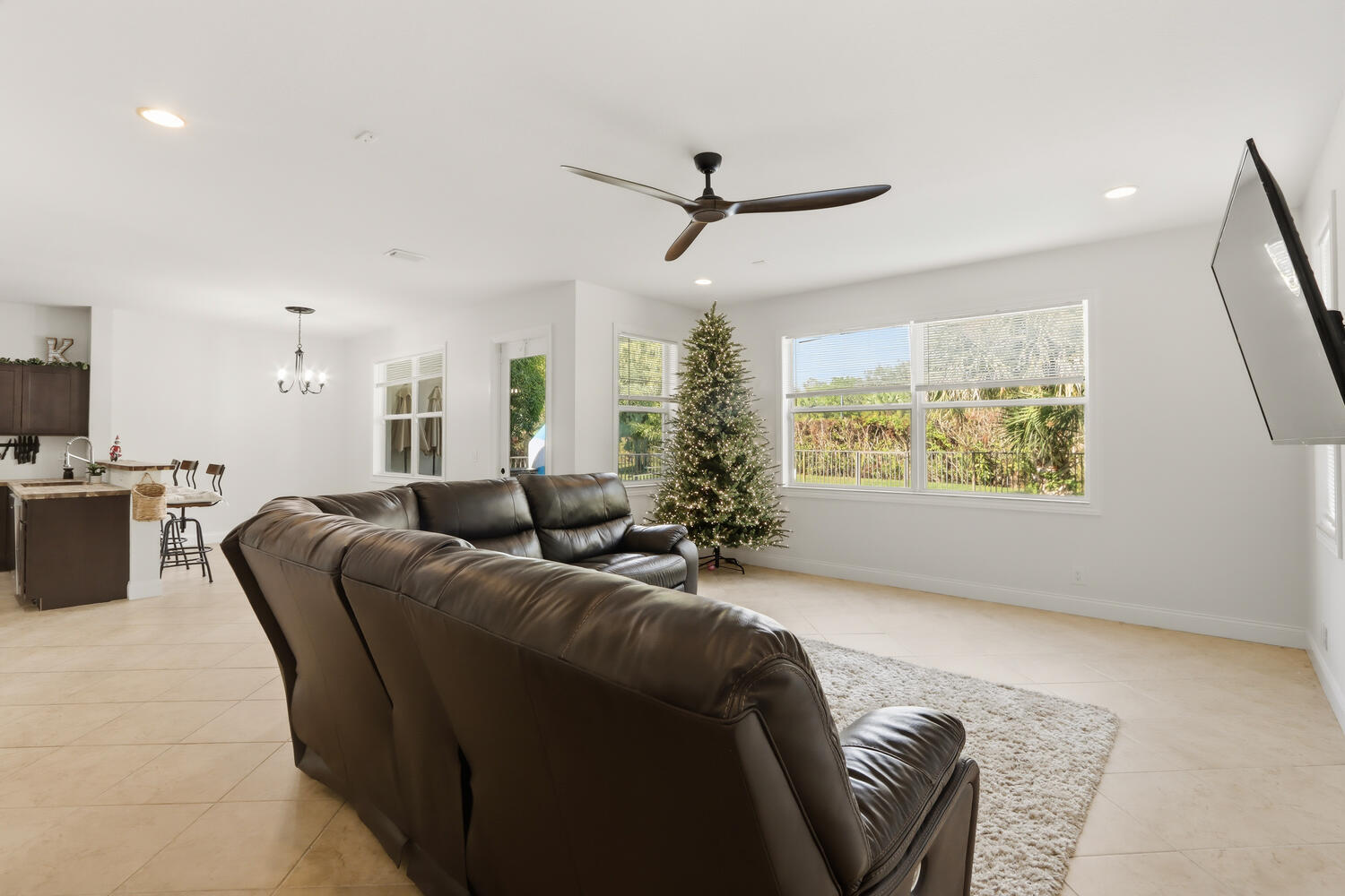 THOUSAND OAKS - Residential Lease