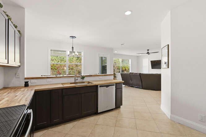 THOUSAND OAKS - Residential Lease