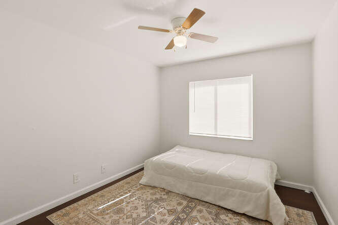 THOUSAND OAKS - Residential Lease