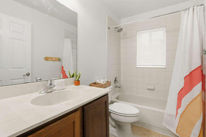 THOUSAND OAKS - Residential Lease