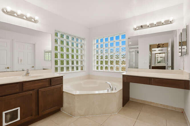 THOUSAND OAKS - Residential Lease