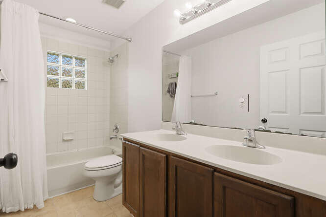 THOUSAND OAKS - Residential Lease