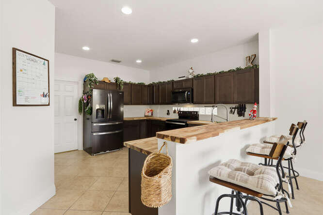 THOUSAND OAKS - Residential Lease