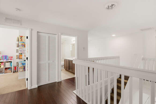 THOUSAND OAKS - Residential Lease