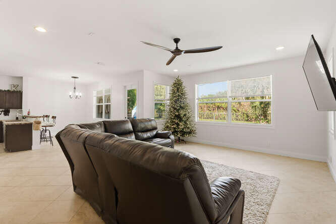 THOUSAND OAKS - Residential Lease