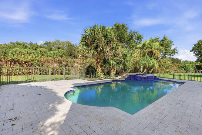 THOUSAND OAKS - Residential Lease