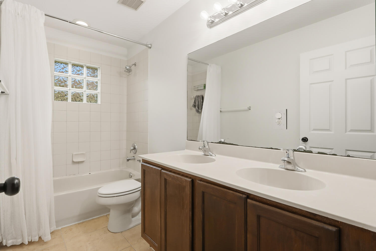 THOUSAND OAKS - Residential Lease
