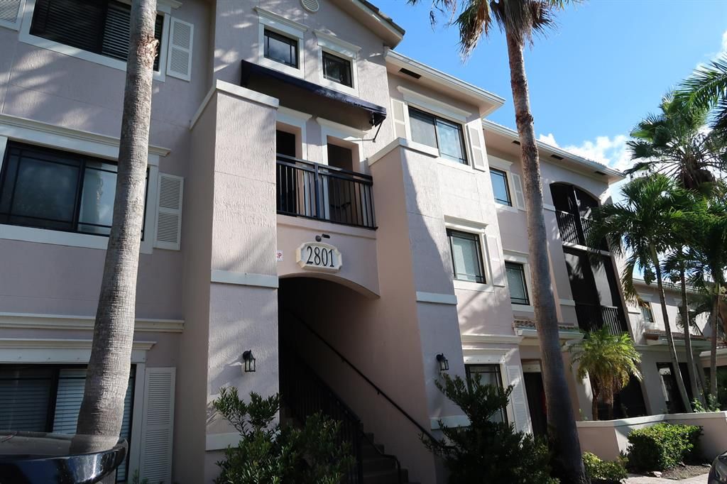 Photo of 2801 Sarento Place #112, Palm Beach Gardens, FL 33410 (MLS # R10749950)