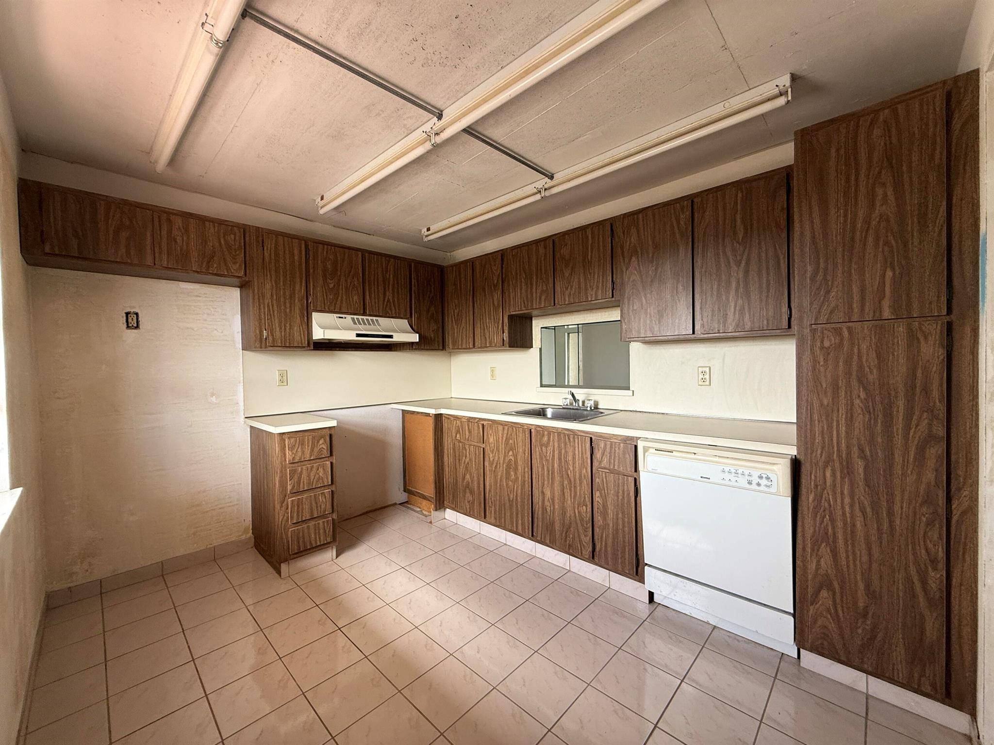 Meadowbrook Lakes View Co - Residential