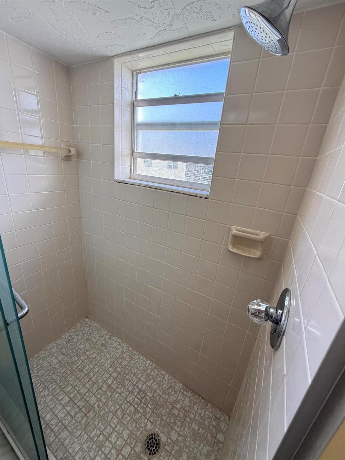 Meadowbrook Lakes View Co - Residential