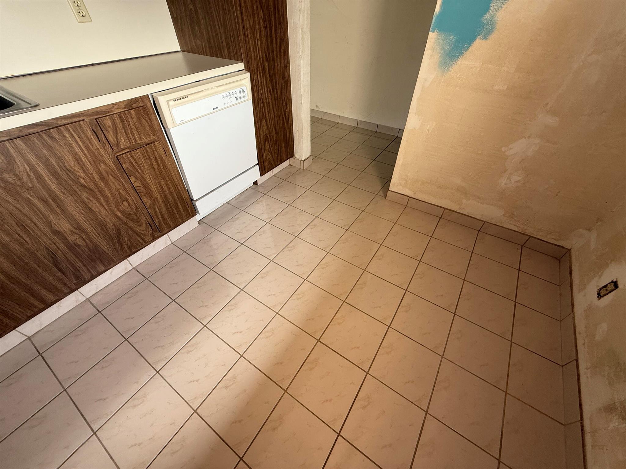 Meadowbrook Lakes View Co - Residential