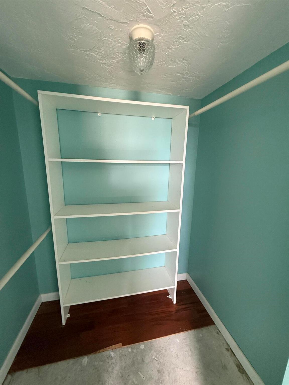 Meadowbrook Lakes View Co - Residential