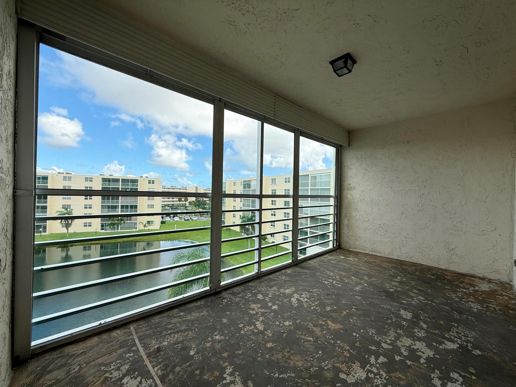 Meadowbrook Lakes View Co - Residential