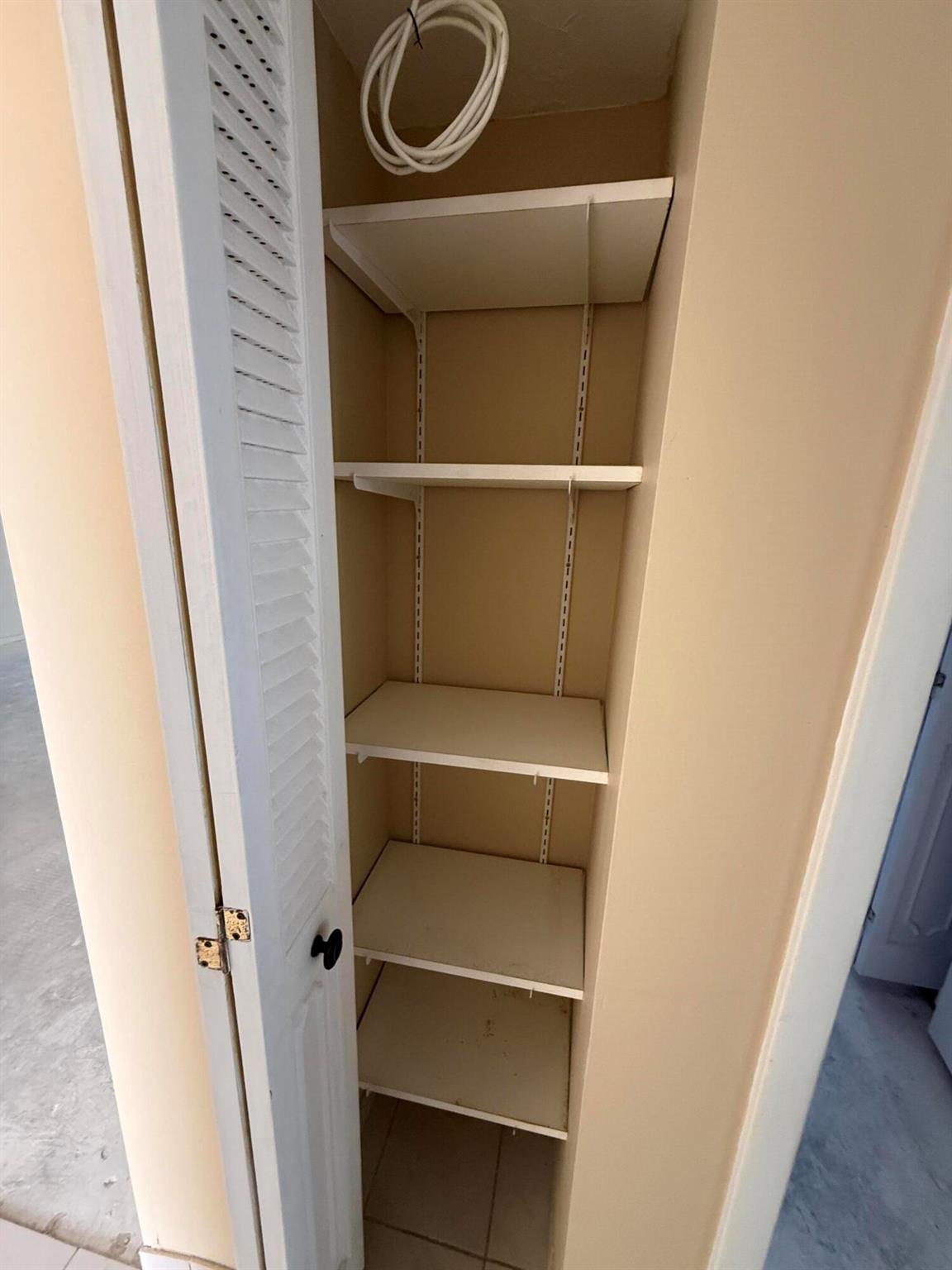 Meadowbrook Lakes View Co - Residential