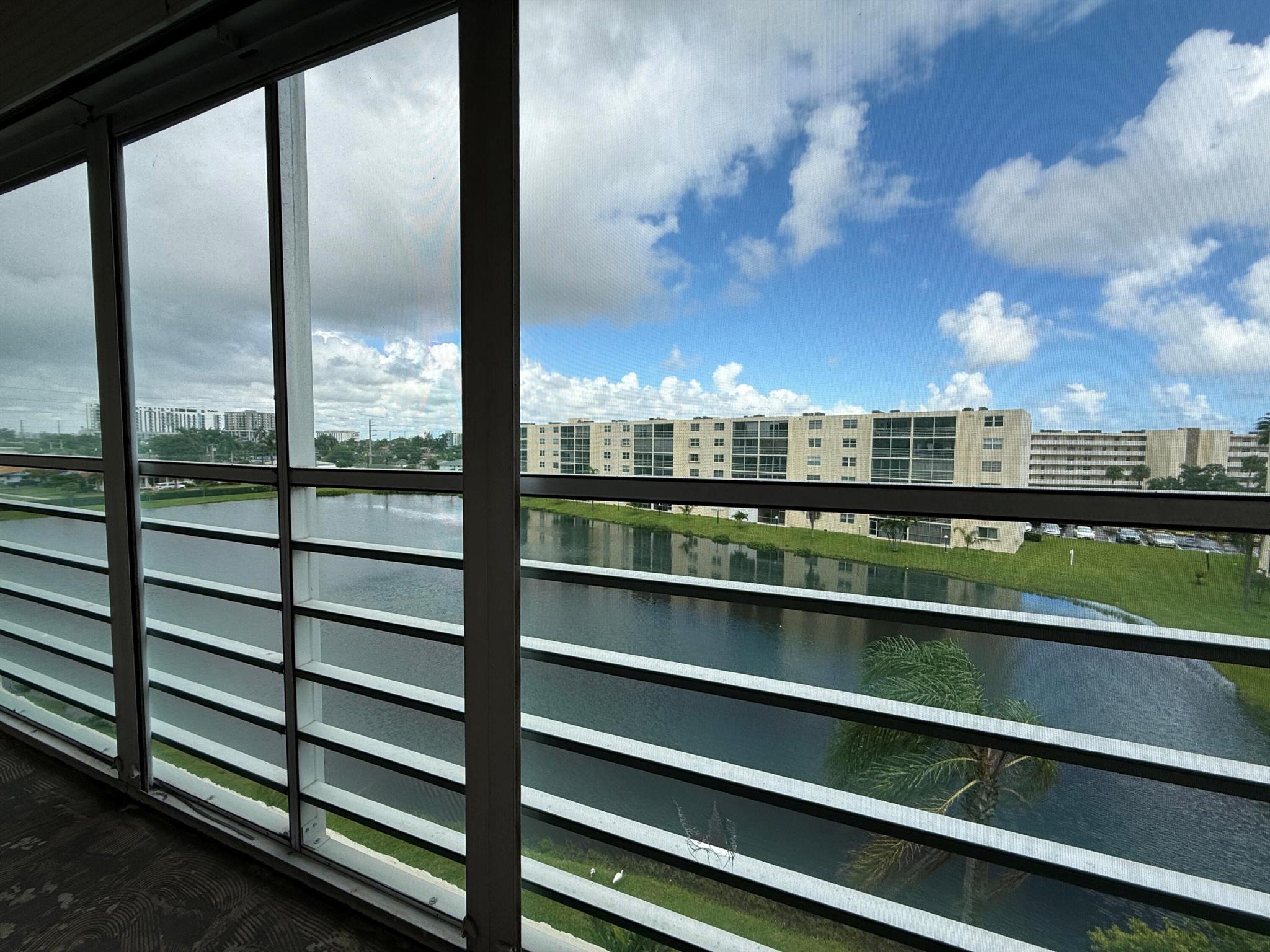 Meadowbrook Lakes View Co - Residential