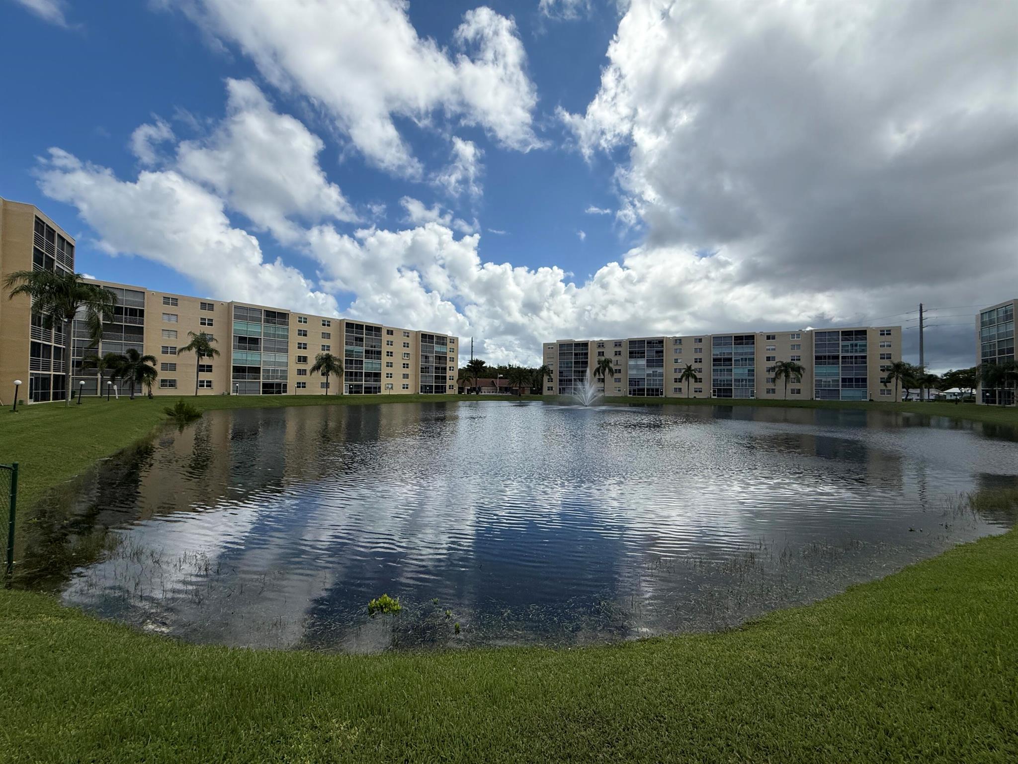 Meadowbrook Lakes View Co - Residential
