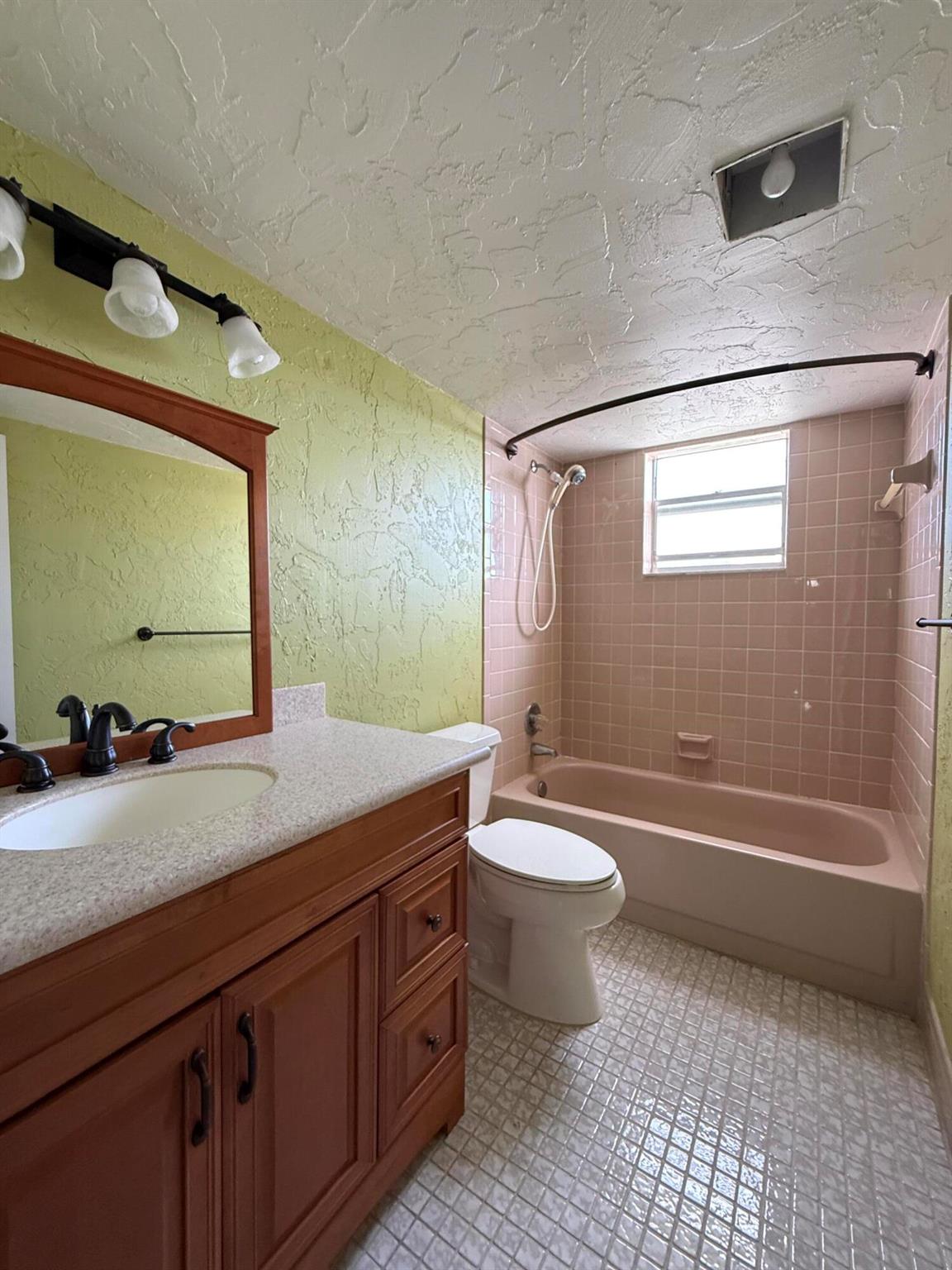 Meadowbrook Lakes View Co - Residential