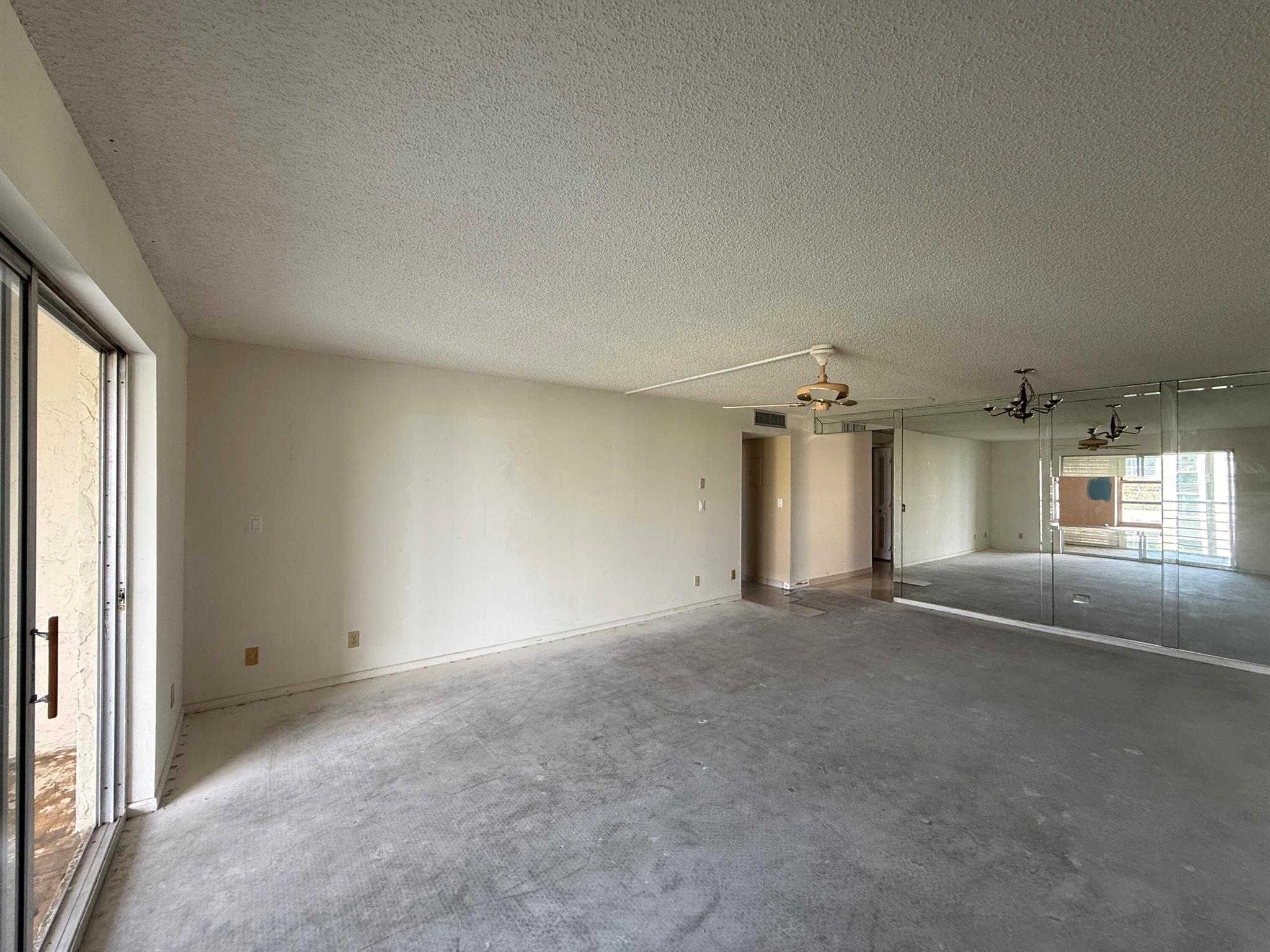 Meadowbrook Lakes View Co - Residential