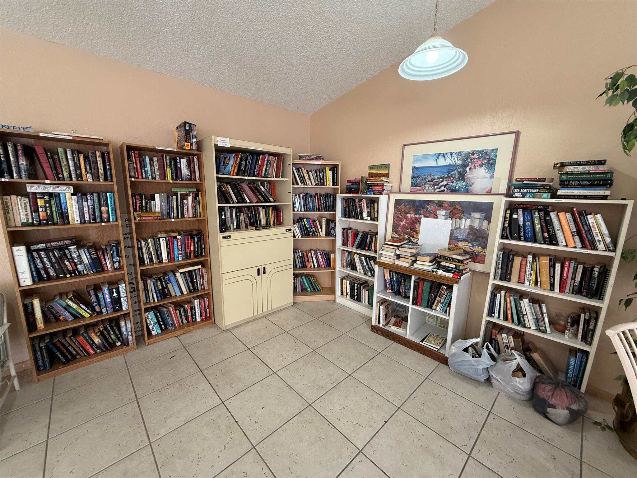 Meadowbrook Lakes View Co - Residential