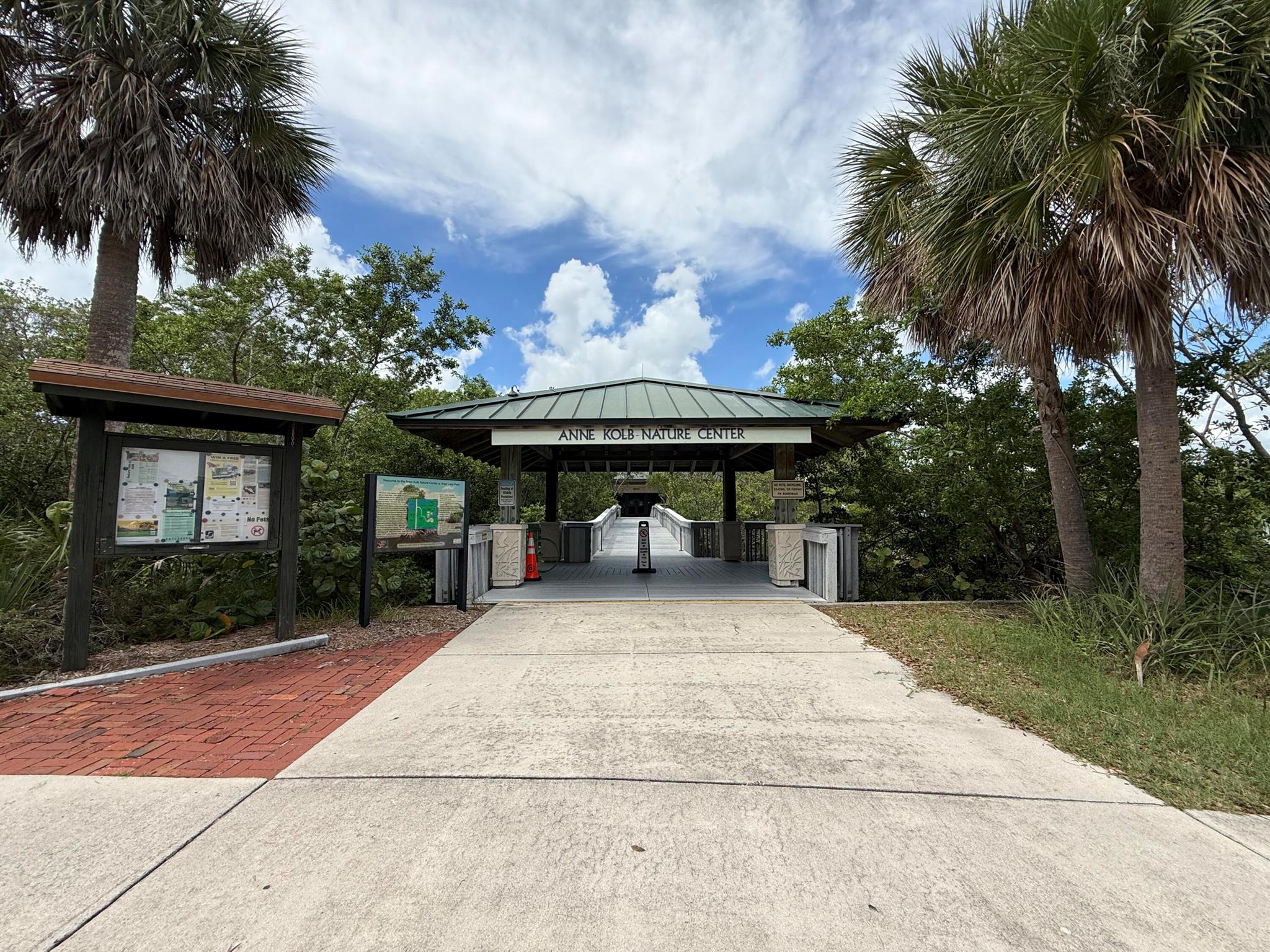 Meadowbrook Lakes View Co - Residential