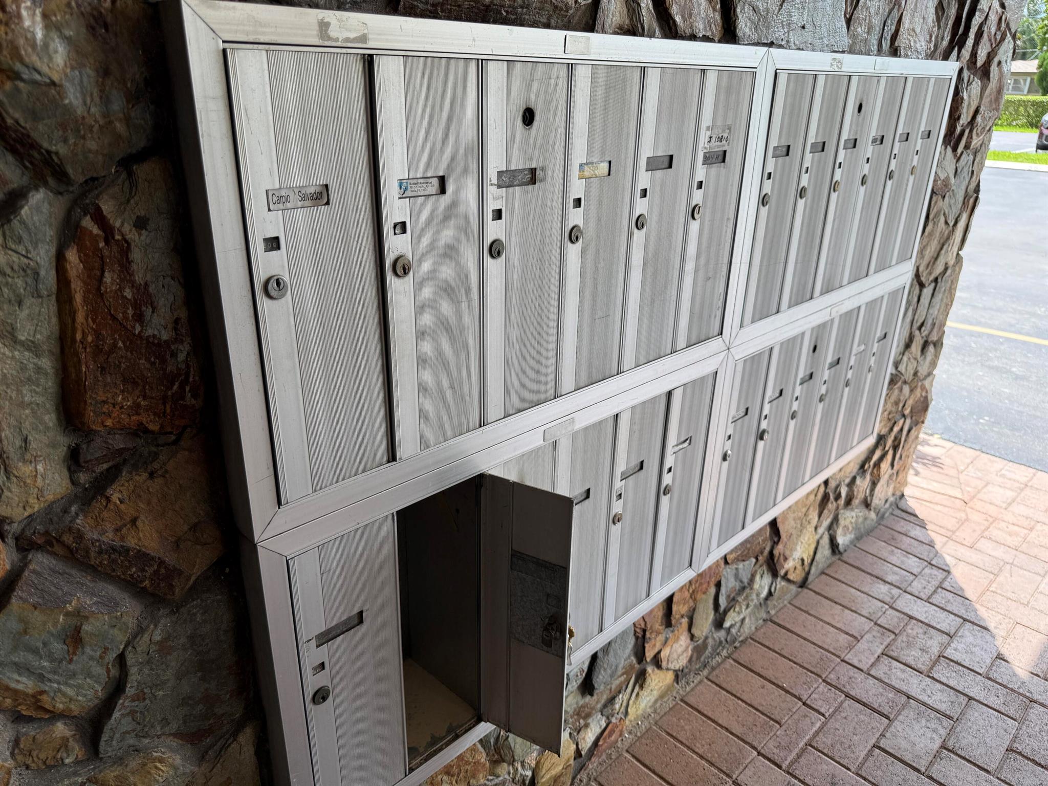 Meadowbrook Lakes View Co - Residential