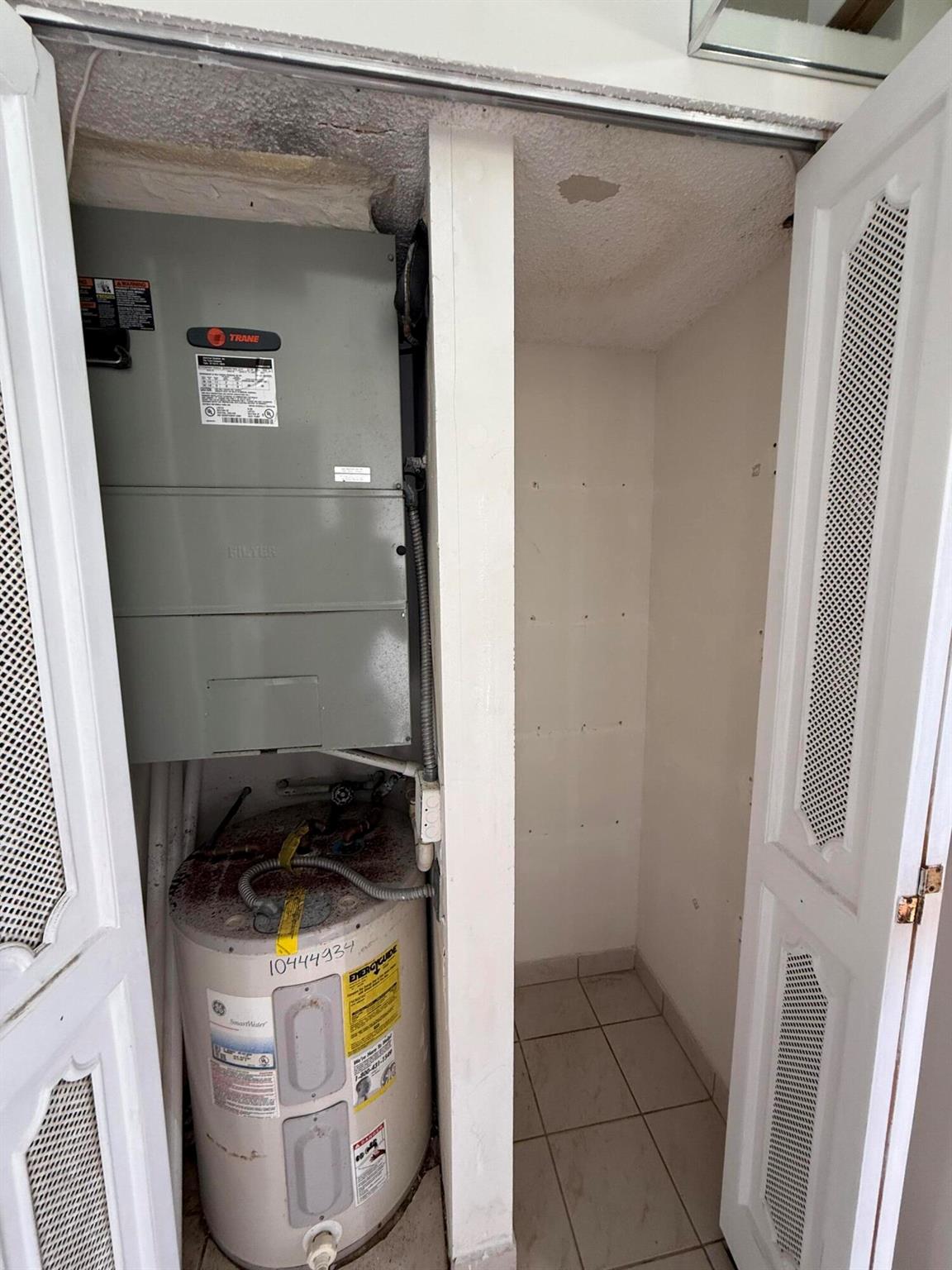 Meadowbrook Lakes View Co - Residential