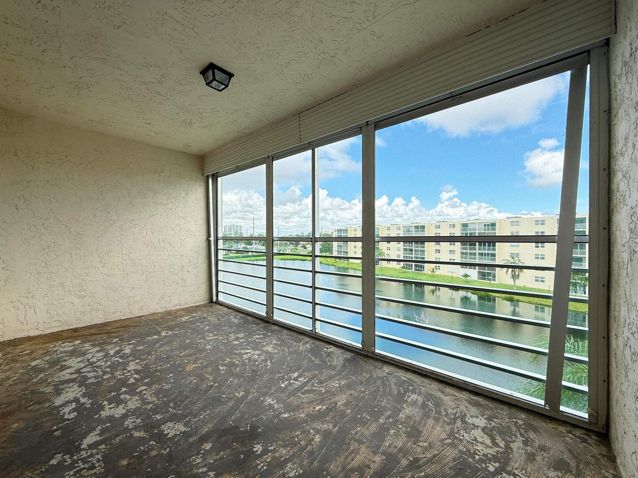 Meadowbrook Lakes View Co - Residential