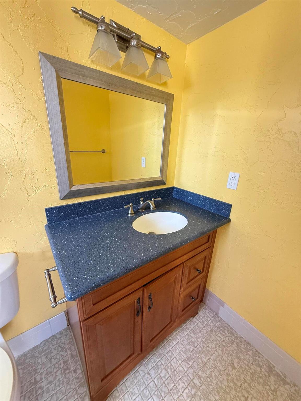 Meadowbrook Lakes View Co - Residential