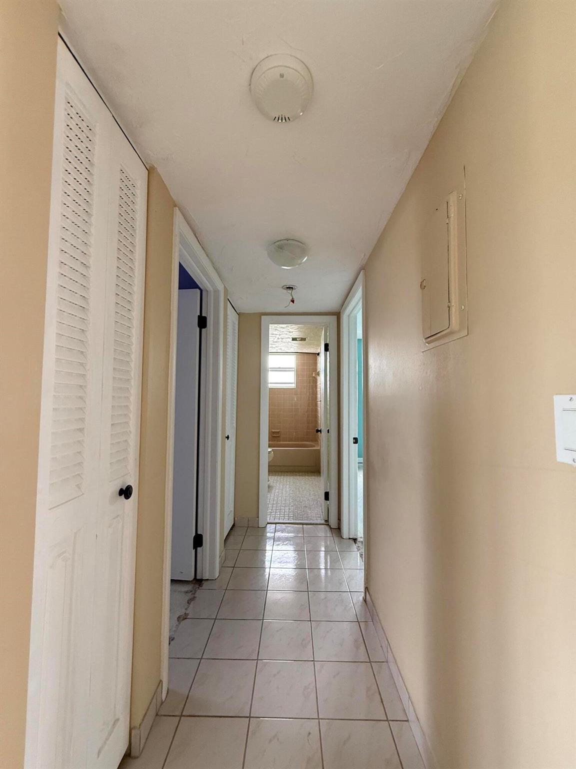 Meadowbrook Lakes View Co - Residential